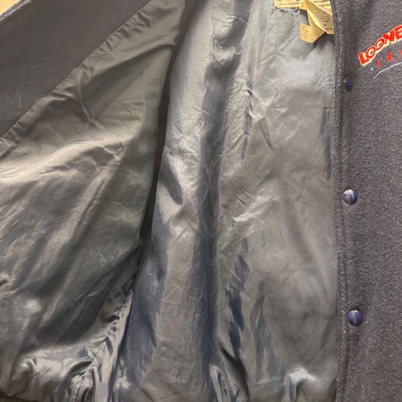 Vintage 90’s looney tunes varsity jacket - Picture 6 of 9